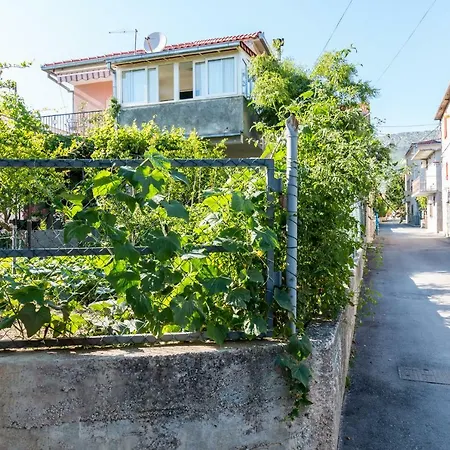 Apartment Red Rose Kastela